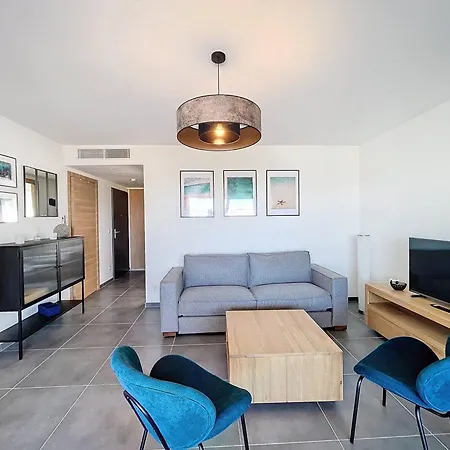 Charmant Avec Piscine Et Terrasse A Calvi - Fr-1-719-32 *